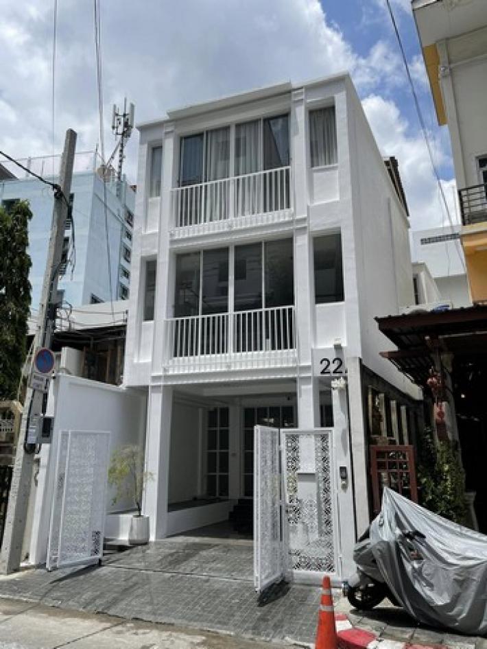 รหัสC5724 ขายอาคาร 3ชั้น ทำเลใจกลางเมือง ถนนวิภาวดีซอย2 ดินแดง ใกล้มหาวิทยาลัยหอการค้าไทย 