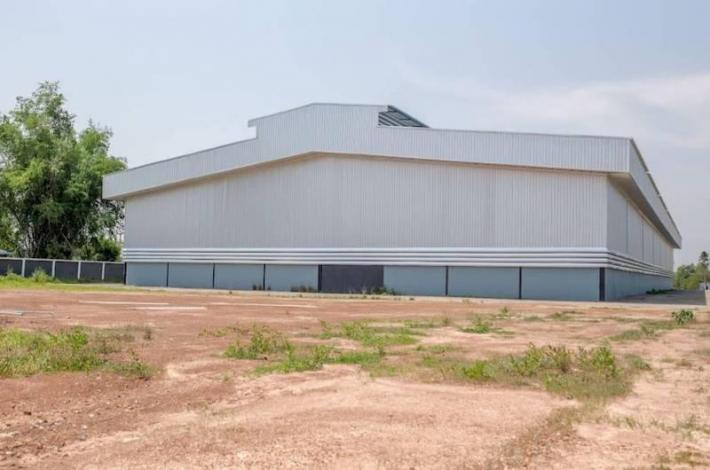 ขายโรงงาน  ตัวอาคารโรงงานพื้นที่ 3,850 ตารางเมตร   โครงสร้าอาคารสร้างตามแบบมาตรฐานโรงงาน ใกล้นิคมอุตสาหกรรมบ่อวิน พนัสนิคม ชลบุรี