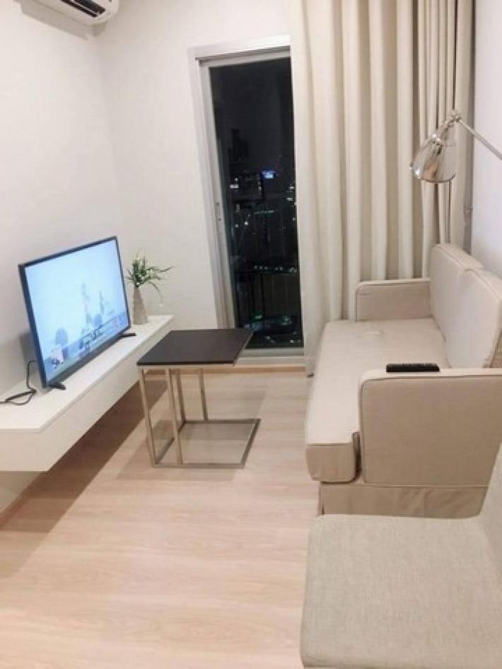 Condo Noble Revolve Ratchada 2, ready to move in, fully furnished, near MRT Thailand Cultural Center