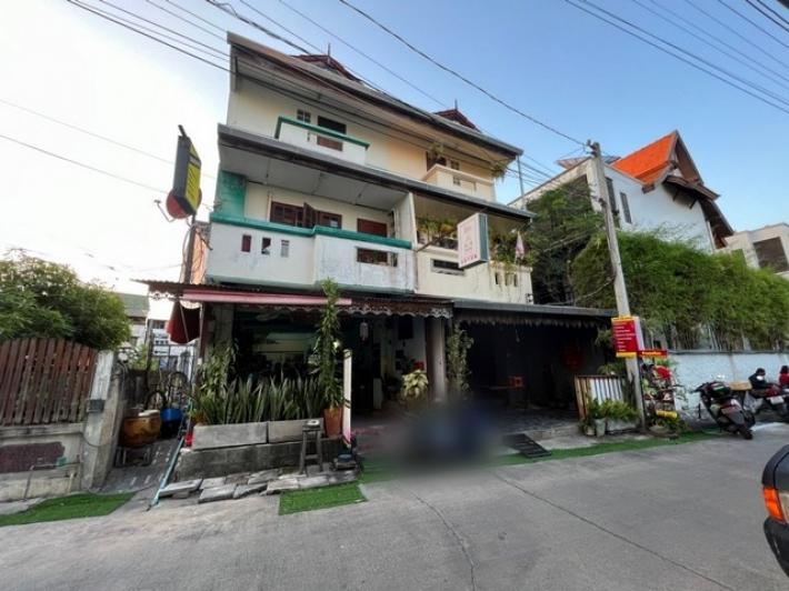 S00608 ขายที่ดินพร้อมอาคาร ติดโรงแรม Bodhi Serene Chiang Mai ใกล้ย่านพักอาศัยและจุดสำคัญต่างๆ